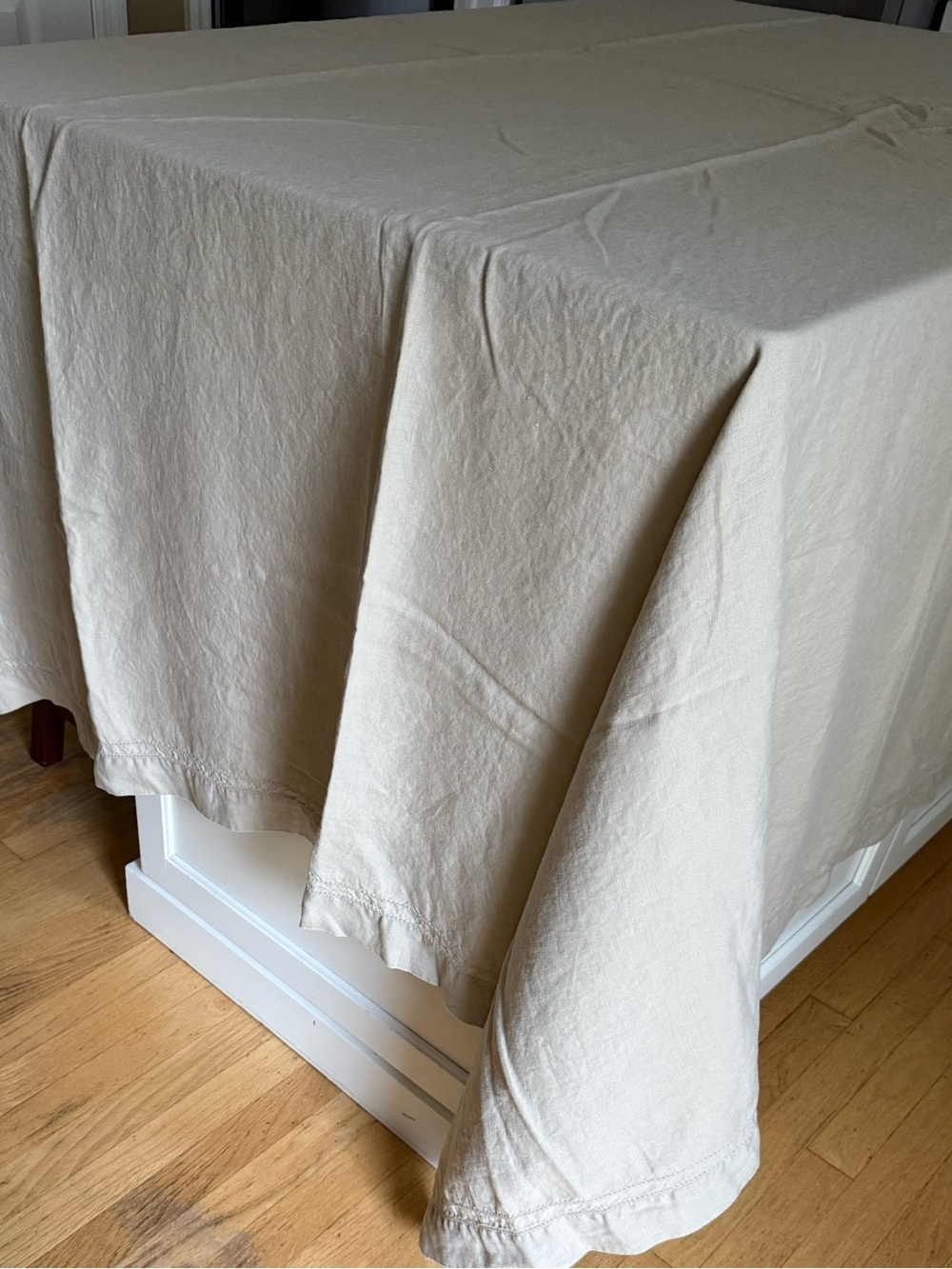 Fieldcrest Luxury Tablecloth 100% linen taupe rectangle size 102” x 68” classic